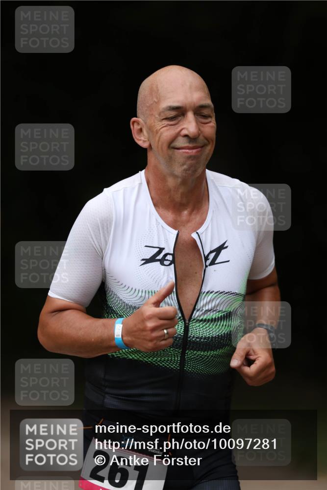 30.08.2026 - Elbe Triathlon Hamburg Antke Förster http://msf.ph/oto/10097281 30.08.2026 10:30:39 Laufen 261 meine-sportfotos.de