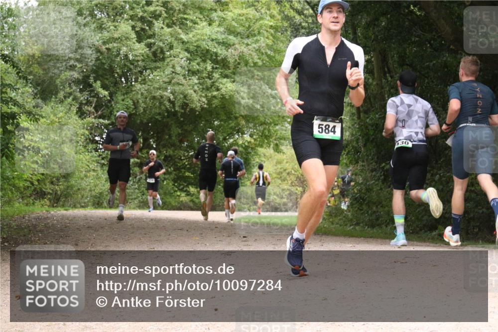 30.08.2026 - Elbe Triathlon Hamburg Antke Förster http://msf.ph/oto/10097284 30.08.2026 10:35:03 Laufen 584, 430 meine-sportfotos.de