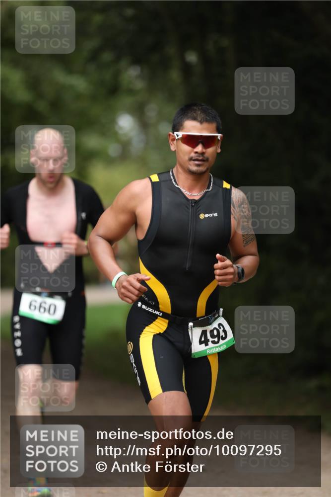 30.08.2026 - Elbe Triathlon Hamburg Antke Förster http://msf.ph/oto/10097295 30.08.2026 10:30:48 Laufen 660, 4, 493 meine-sportfotos.de