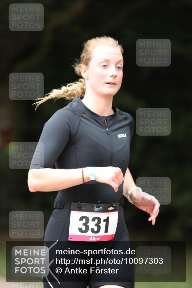 30.08.2026 - Elbe Triathlon Hamburg Antke Förster http://msf.ph/oto/10097303 30.08.2026 10:30:52 Laufen 331, 2 meine-sportfotos.de