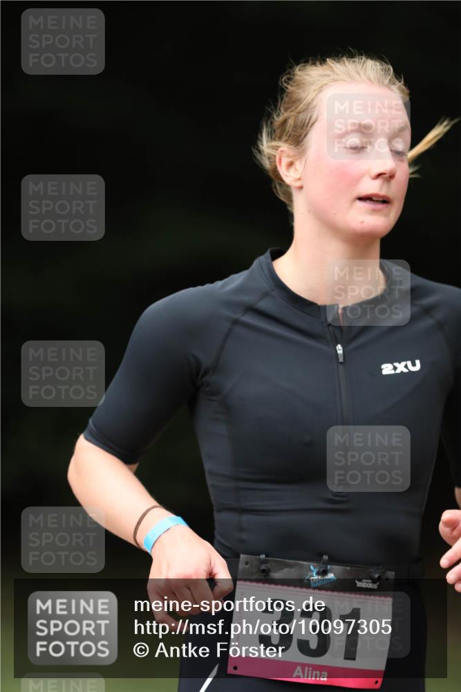 30.08.2026 - Elbe Triathlon Hamburg Antke Förster http://msf.ph/oto/10097305 30.08.2026 10:30:52 Laufen 331, 2 meine-sportfotos.de