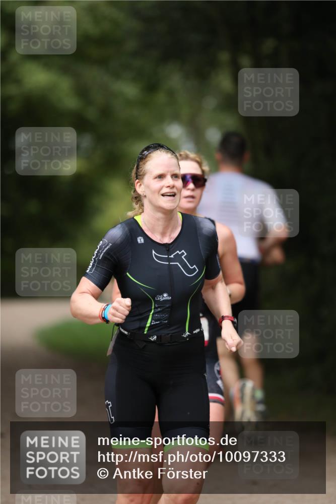 30.08.2026 - Elbe Triathlon Hamburg Antke Förster http://msf.ph/oto/10097333 30.08.2026 10:31:11 Laufen 377 meine-sportfotos.de