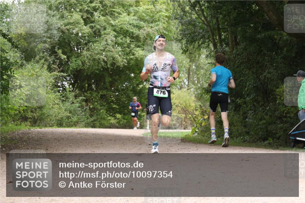 30.08.2026 - Elbe Triathlon Hamburg Antke Förster http://msf.ph/oto/10097354 30.08.2026 10:35:41 Laufen 32, 476 meine-sportfotos.de