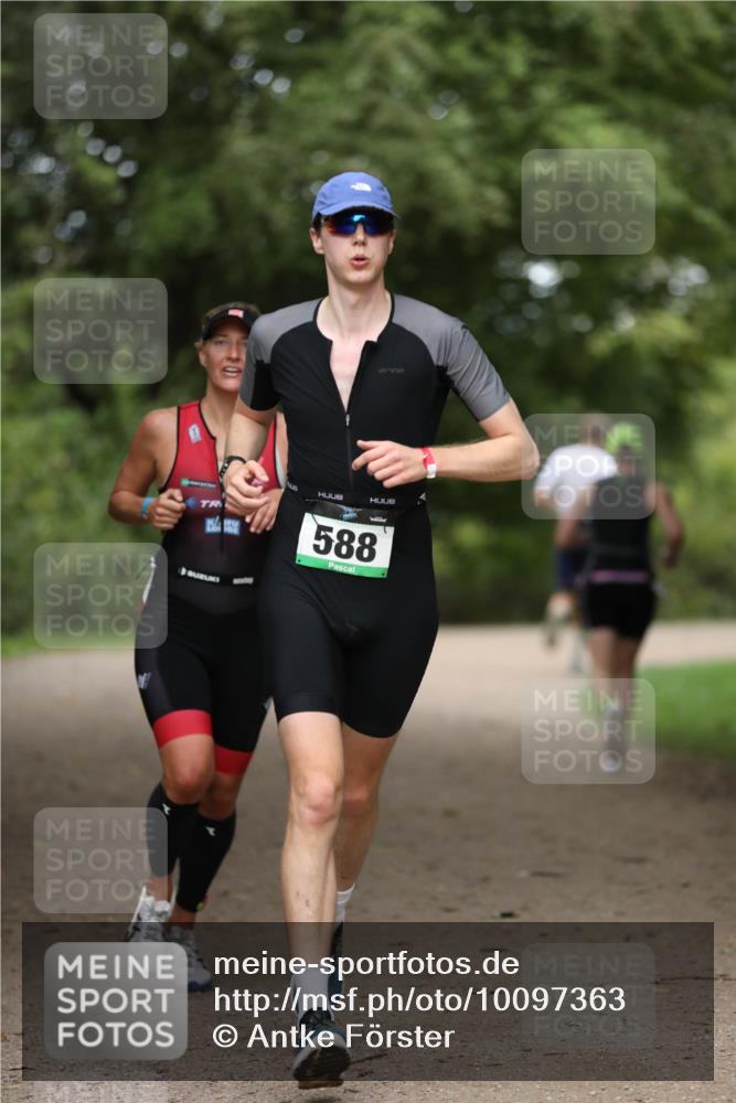 30.08.2026 - Elbe Triathlon Hamburg Antke Förster http://msf.ph/oto/10097363 30.08.2026 10:31:56 Laufen 10, 588 meine-sportfotos.de