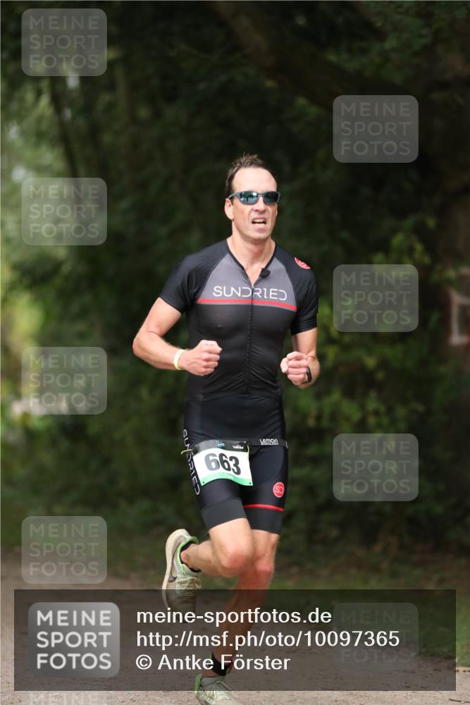 30.08.2026 - Elbe Triathlon Hamburg Antke Förster http://msf.ph/oto/10097365 30.08.2026 10:31:57 Laufen 663 meine-sportfotos.de