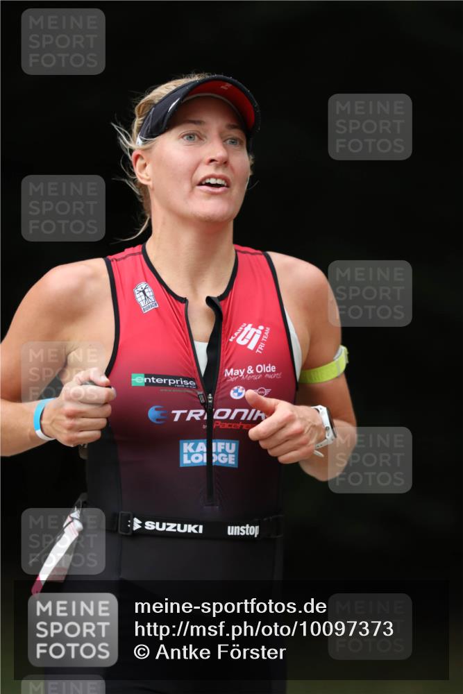 30.08.2026 - Elbe Triathlon Hamburg Antke Förster http://msf.ph/oto/10097373 30.08.2026 10:31:59 Laufen  meine-sportfotos.de