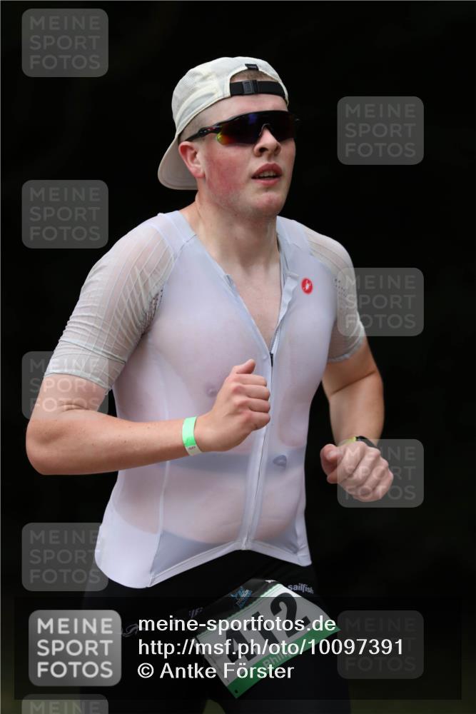 30.08.2026 - Elbe Triathlon Hamburg Antke Förster http://msf.ph/oto/10097391 30.08.2026 10:32:32 Laufen 412 meine-sportfotos.de