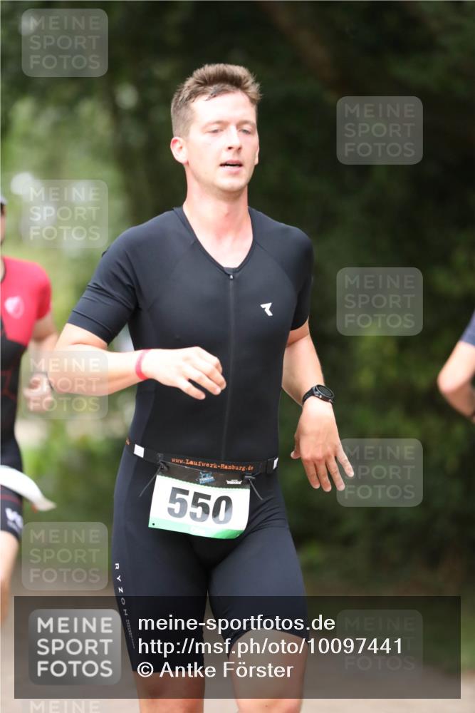 30.08.2026 - Elbe Triathlon Hamburg Antke Förster http://msf.ph/oto/10097441 30.08.2026 10:33:01 Laufen 7, 550 meine-sportfotos.de