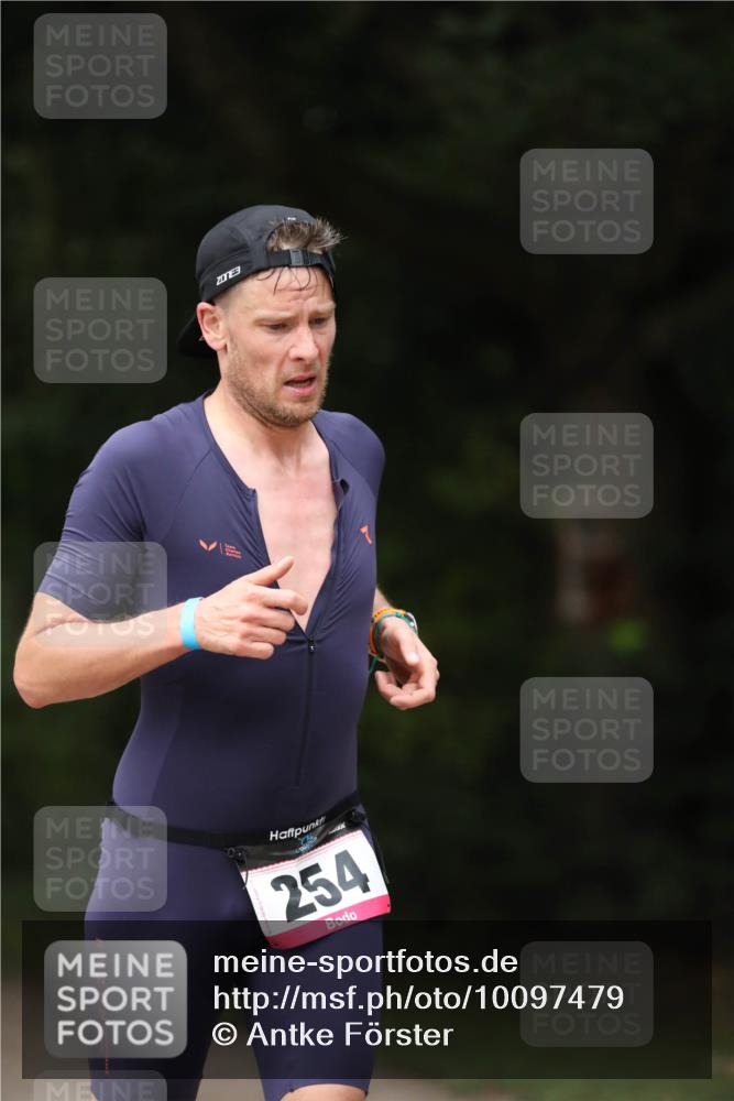 30.08.2026 - Elbe Triathlon Hamburg Antke Förster http://msf.ph/oto/10097479 30.08.2026 10:33:27 Laufen 254 meine-sportfotos.de
