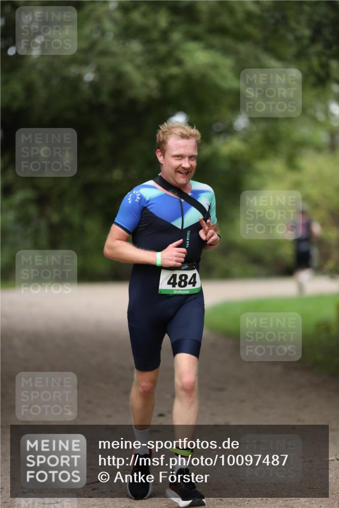 30.08.2026 - Elbe Triathlon Hamburg Antke Förster http://msf.ph/oto/10097487 30.08.2026 10:33:31 Laufen 484 meine-sportfotos.de