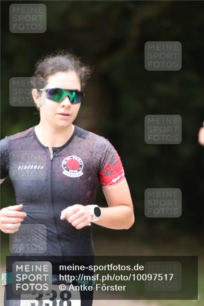 30.08.2026 - Elbe Triathlon Hamburg Antke Förster http://msf.ph/oto/10097517 30.08.2026 10:33:55 Laufen 338 meine-sportfotos.de
