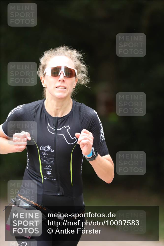 30.08.2026 - Elbe Triathlon Hamburg Antke Förster http://msf.ph/oto/10097583 30.08.2026 10:34:59 Laufen 383 meine-sportfotos.de