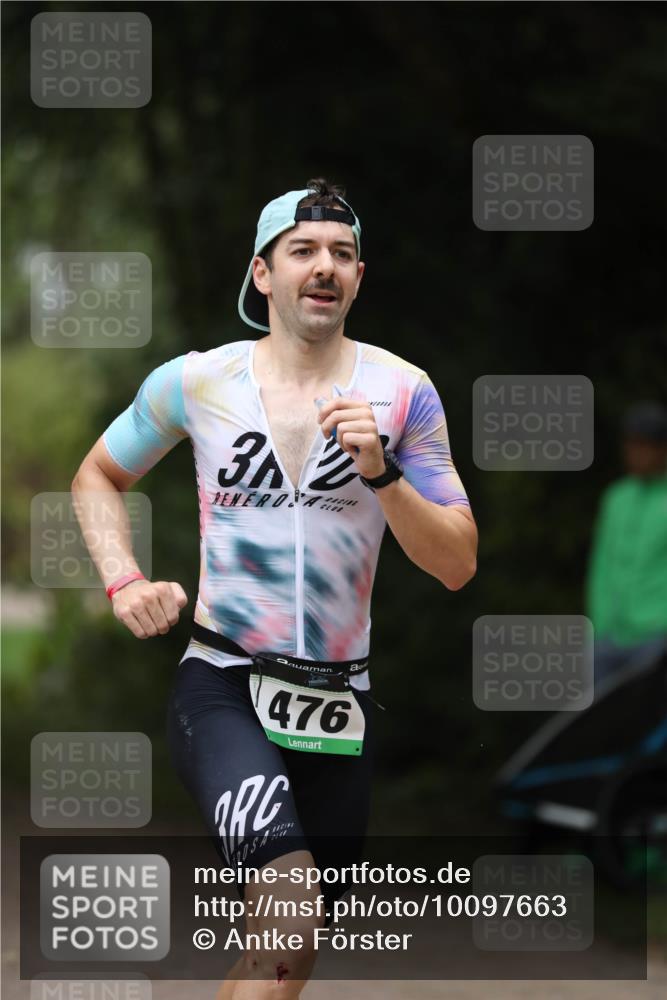 30.08.2026 - Elbe Triathlon Hamburg Antke Förster http://msf.ph/oto/10097663 30.08.2026 10:35:43 Laufen 323, 476 meine-sportfotos.de