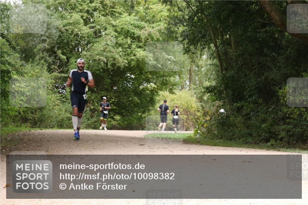 30.08.2026 - Elbe Triathlon Hamburg Antke Förster http://msf.ph/oto/10098382 30.08.2026 10:45:58 Laufen  meine-sportfotos.de