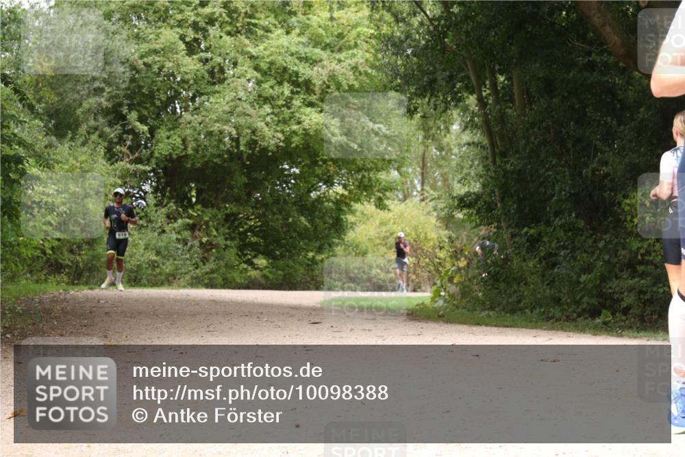 30.08.2026 - Elbe Triathlon Hamburg Antke Förster http://msf.ph/oto/10098388 30.08.2026 10:46:03 Laufen 619 meine-sportfotos.de
