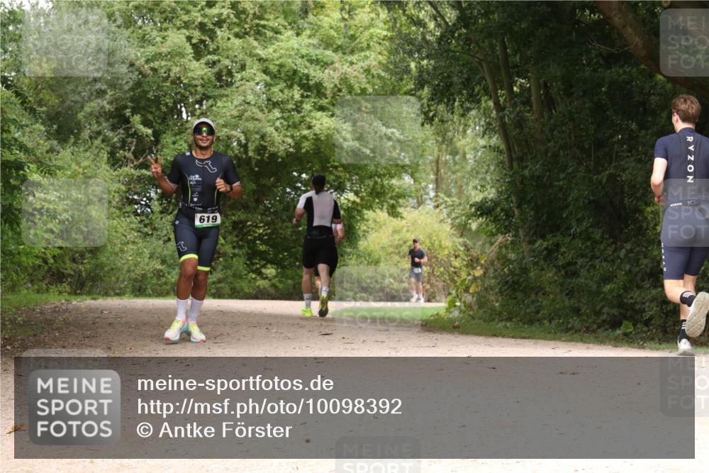 30.08.2026 - Elbe Triathlon Hamburg Antke Förster http://msf.ph/oto/10098392 30.08.2026 10:46:08 Laufen 619 meine-sportfotos.de