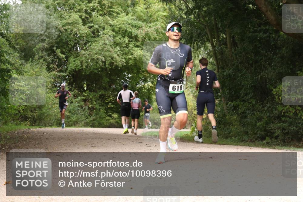 30.08.2026 - Elbe Triathlon Hamburg Antke Förster http://msf.ph/oto/10098396 30.08.2026 10:46:10 Laufen 619 meine-sportfotos.de
