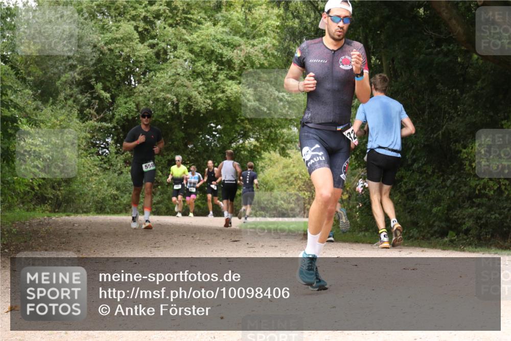 30.08.2026 - Elbe Triathlon Hamburg Antke Förster http://msf.ph/oto/10098406 30.08.2026 10:46:19 Laufen 558 meine-sportfotos.de
