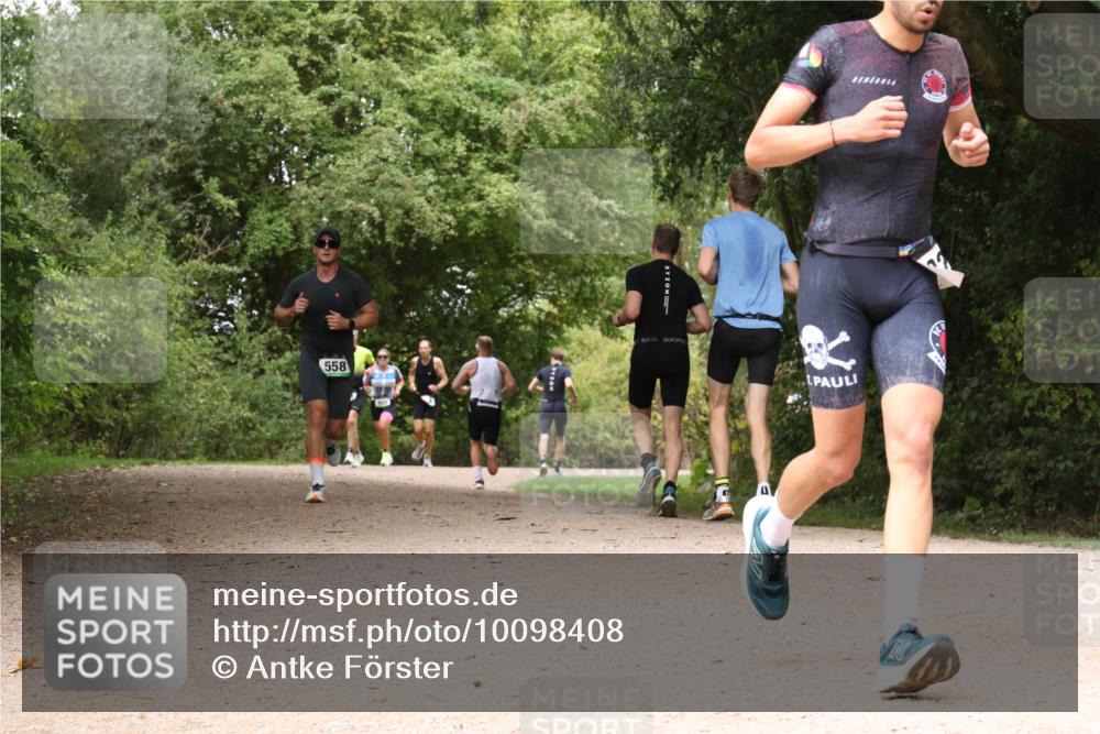 30.08.2026 - Elbe Triathlon Hamburg Antke Förster http://msf.ph/oto/10098408 30.08.2026 10:46:19 Laufen 558 meine-sportfotos.de