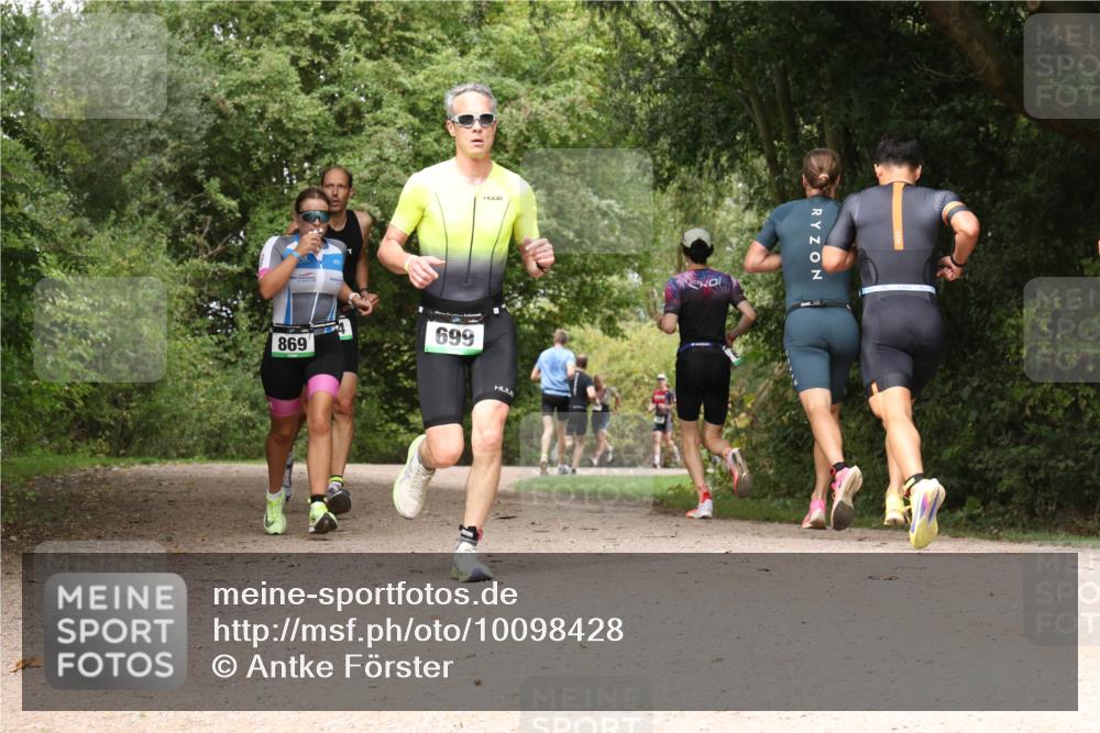 30.08.2026 - Elbe Triathlon Hamburg Antke Förster http://msf.ph/oto/10098428 30.08.2026 10:46:28 Laufen 869, 699 meine-sportfotos.de