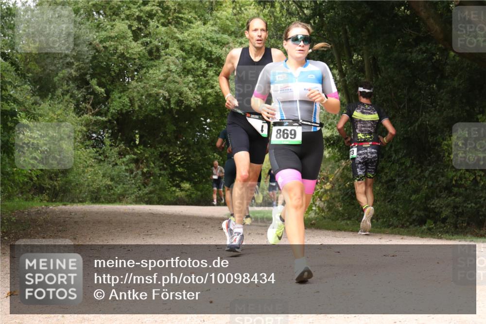 30.08.2026 - Elbe Triathlon Hamburg Antke Förster http://msf.ph/oto/10098434 30.08.2026 10:46:30 Laufen 869, 13 meine-sportfotos.de