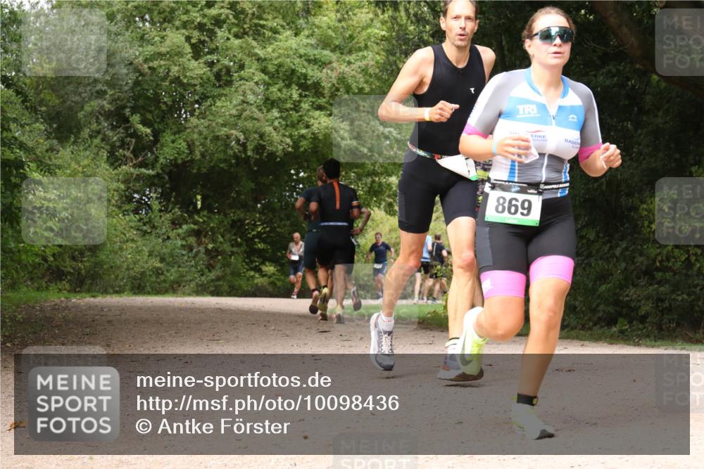 30.08.2026 - Elbe Triathlon Hamburg Antke Förster http://msf.ph/oto/10098436 30.08.2026 10:46:31 Laufen 869 meine-sportfotos.de