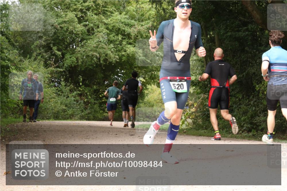 30.08.2026 - Elbe Triathlon Hamburg Antke Förster http://msf.ph/oto/10098484 30.08.2026 10:47:02 Laufen 503, 520 meine-sportfotos.de
