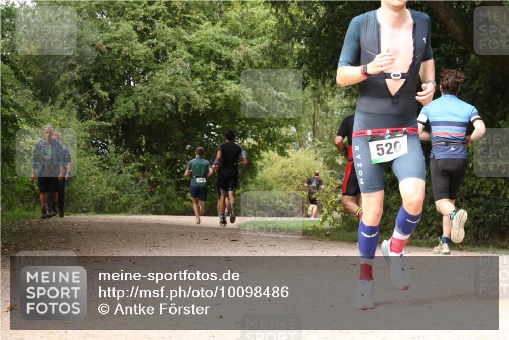 30.08.2026 - Elbe Triathlon Hamburg Antke Förster http://msf.ph/oto/10098486 30.08.2026 10:47:02 Laufen 520 meine-sportfotos.de
