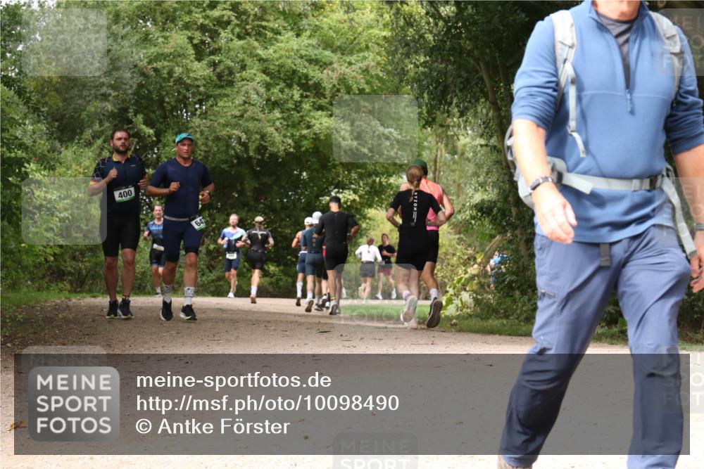 30.08.2026 - Elbe Triathlon Hamburg Antke Förster http://msf.ph/oto/10098490 30.08.2026 10:47:20 Laufen 400, 64 meine-sportfotos.de