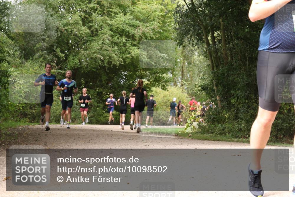 30.08.2026 - Elbe Triathlon Hamburg Antke Förster http://msf.ph/oto/10098502 30.08.2026 10:47:25 Laufen 650 meine-sportfotos.de