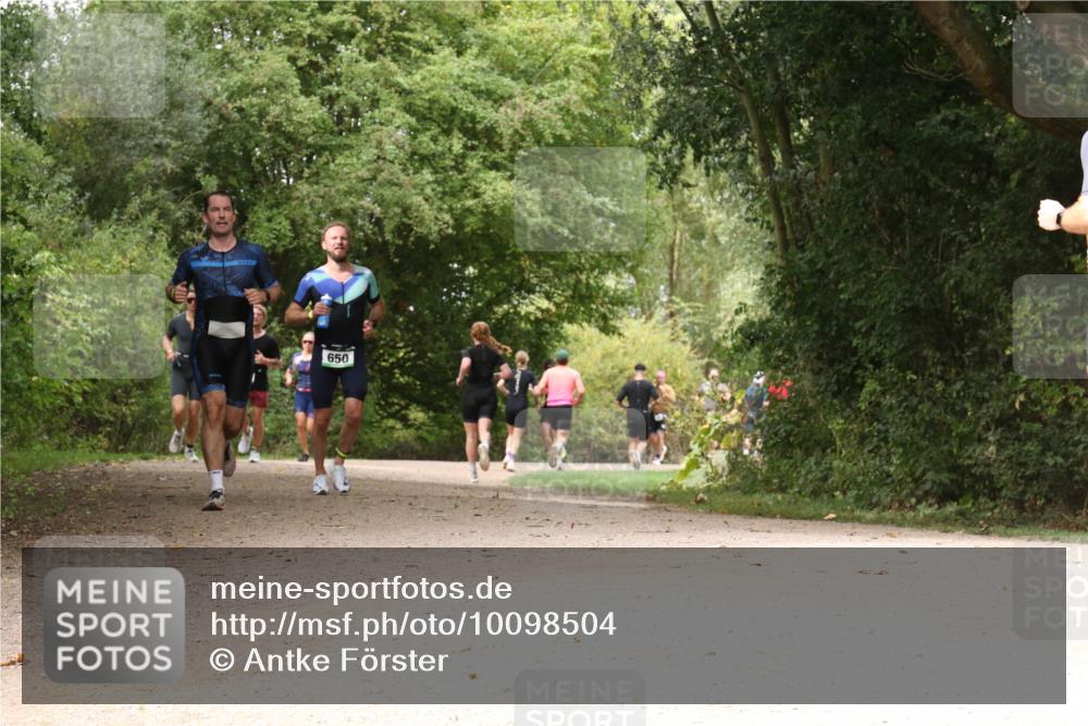 30.08.2026 - Elbe Triathlon Hamburg Antke Förster http://msf.ph/oto/10098504 30.08.2026 10:47:27 Laufen 650 meine-sportfotos.de