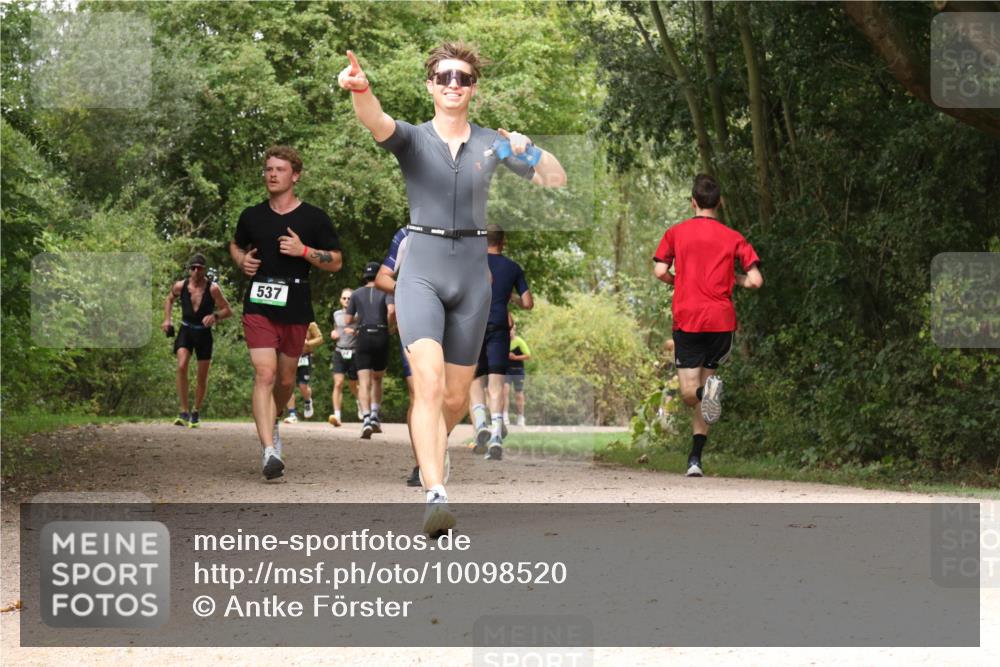 30.08.2026 - Elbe Triathlon Hamburg Antke Förster http://msf.ph/oto/10098520 30.08.2026 10:47:34 Laufen 537 meine-sportfotos.de