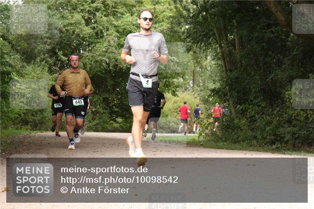 30.08.2026 - Elbe Triathlon Hamburg Antke Förster http://msf.ph/oto/10098542 30.08.2026 10:47:44 Laufen 636, 443 meine-sportfotos.de
