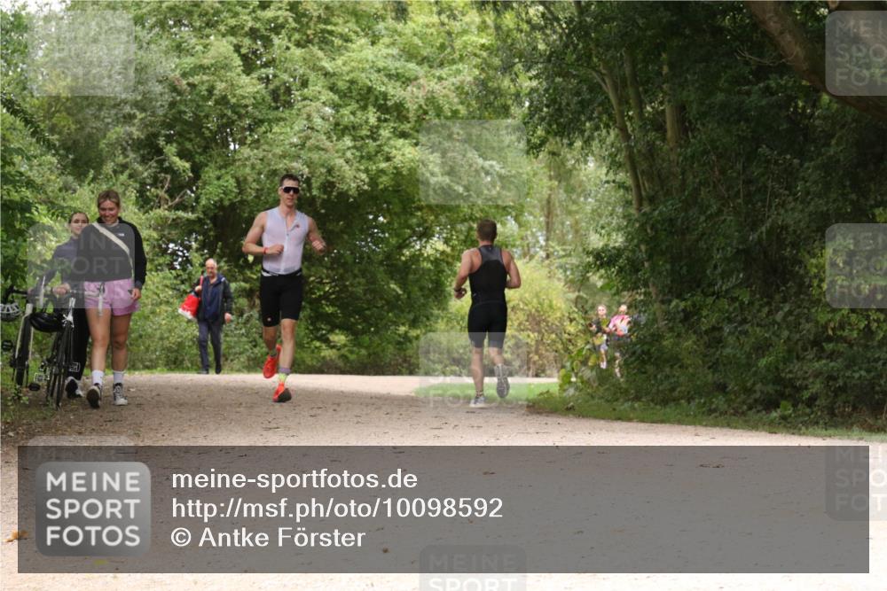 30.08.2026 - Elbe Triathlon Hamburg Antke Förster http://msf.ph/oto/10098592 30.08.2026 10:48:25 Laufen  meine-sportfotos.de