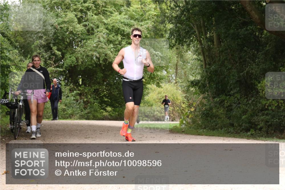 30.08.2026 - Elbe Triathlon Hamburg Antke Förster http://msf.ph/oto/10098596 30.08.2026 10:48:27 Laufen  meine-sportfotos.de