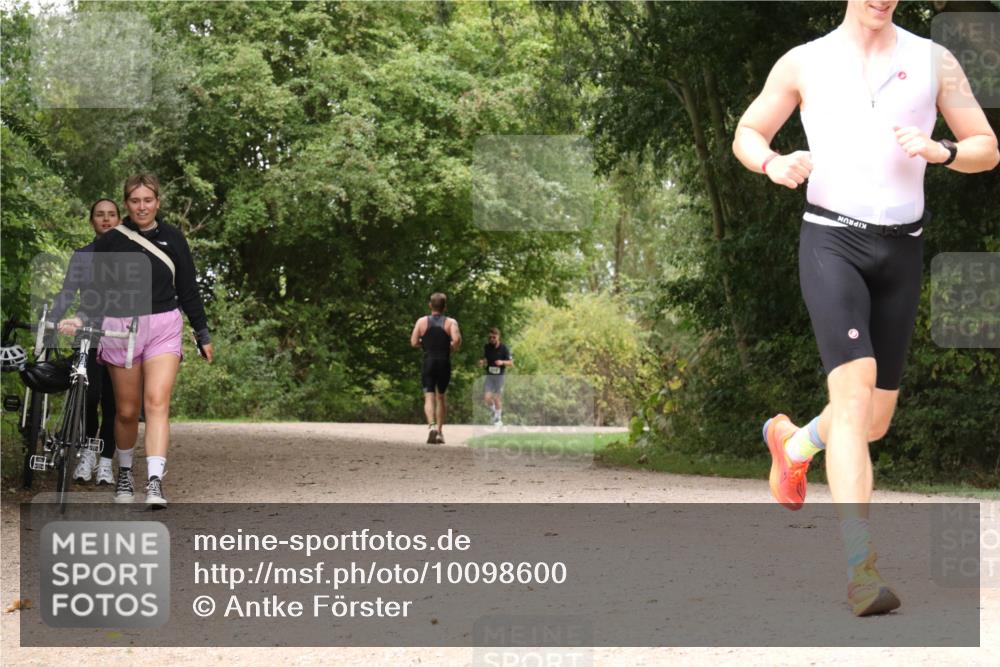 30.08.2026 - Elbe Triathlon Hamburg Antke Förster http://msf.ph/oto/10098600 30.08.2026 10:48:29 Laufen  meine-sportfotos.de