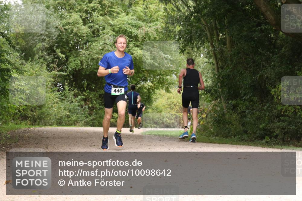 30.08.2026 - Elbe Triathlon Hamburg Antke Förster http://msf.ph/oto/10098642 30.08.2026 10:48:59 Laufen 446 meine-sportfotos.de