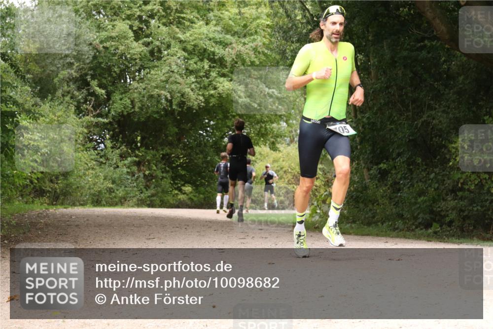 30.08.2026 - Elbe Triathlon Hamburg Antke Förster http://msf.ph/oto/10098682 30.08.2026 10:49:18 Laufen 05 meine-sportfotos.de