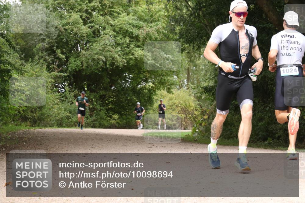 30.08.2026 - Elbe Triathlon Hamburg Antke Förster http://msf.ph/oto/10098694 30.08.2026 10:49:30 Laufen 1024 meine-sportfotos.de