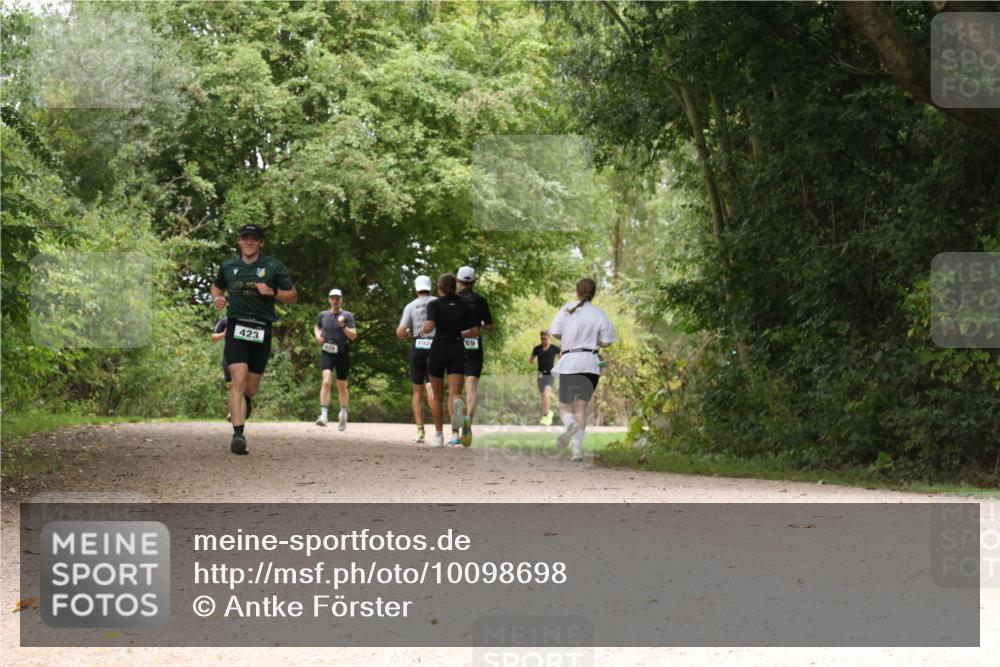 30.08.2026 - Elbe Triathlon Hamburg Antke Förster http://msf.ph/oto/10098698 30.08.2026 10:49:35 Laufen 423, 102, 69 meine-sportfotos.de
