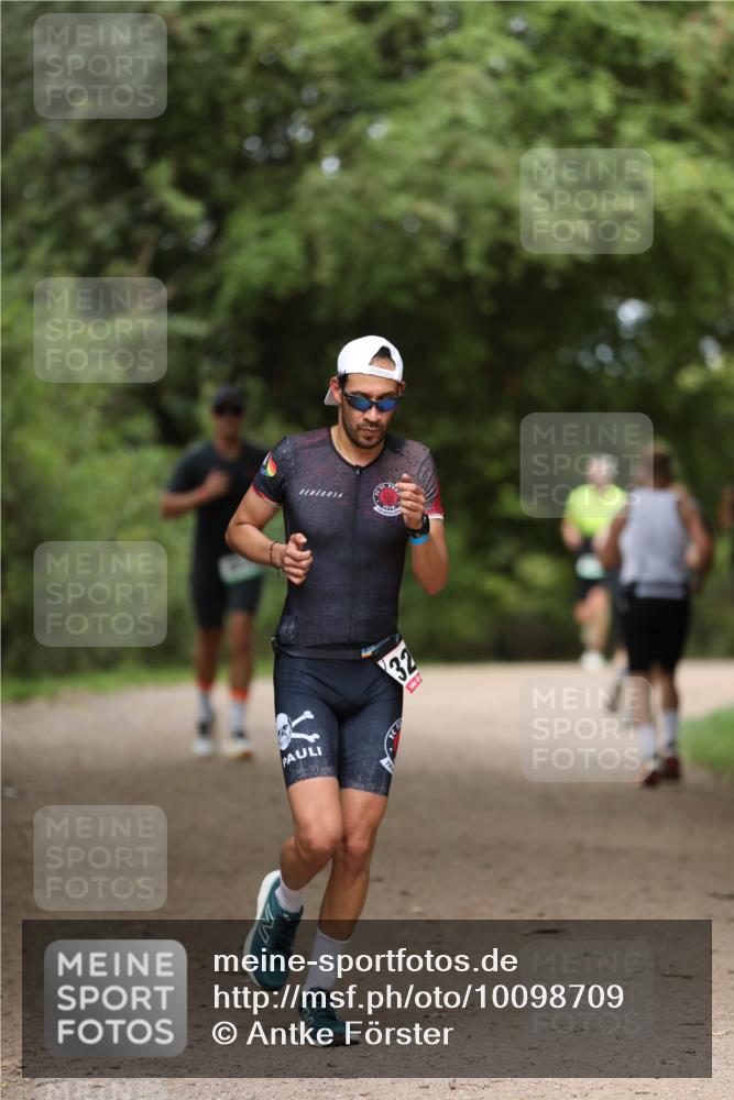 30.08.2026 - Elbe Triathlon Hamburg Antke Förster http://msf.ph/oto/10098709 30.08.2026 10:46:17 Laufen 32 meine-sportfotos.de