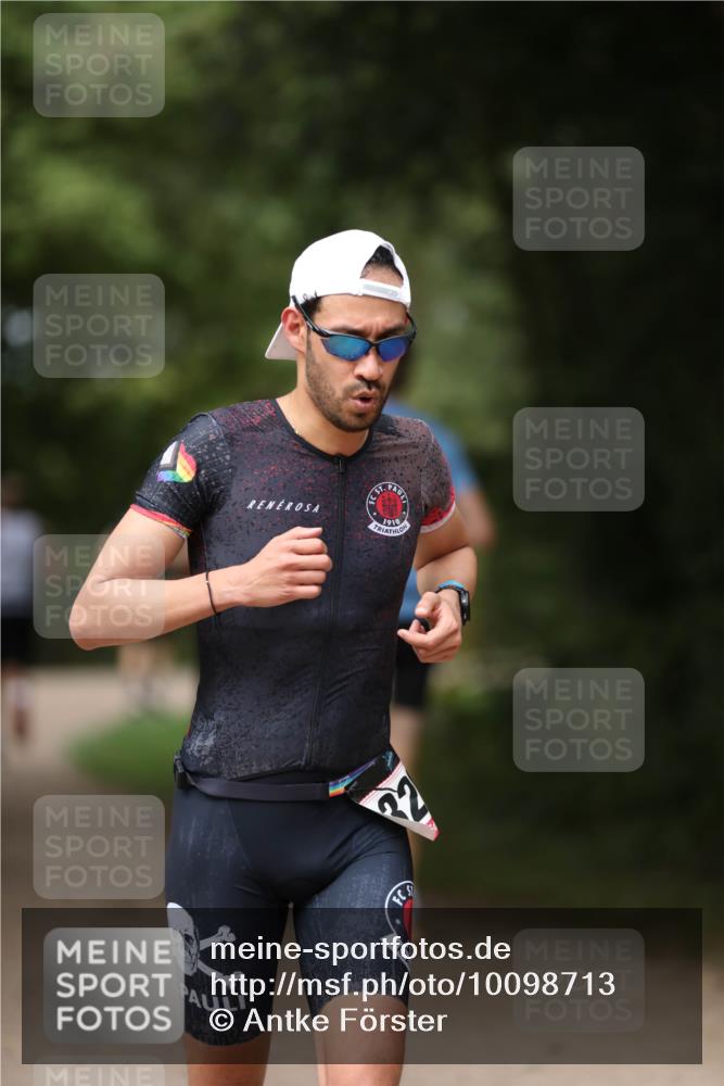 30.08.2026 - Elbe Triathlon Hamburg Antke Förster http://msf.ph/oto/10098713 30.08.2026 10:46:18 Laufen 32 meine-sportfotos.de