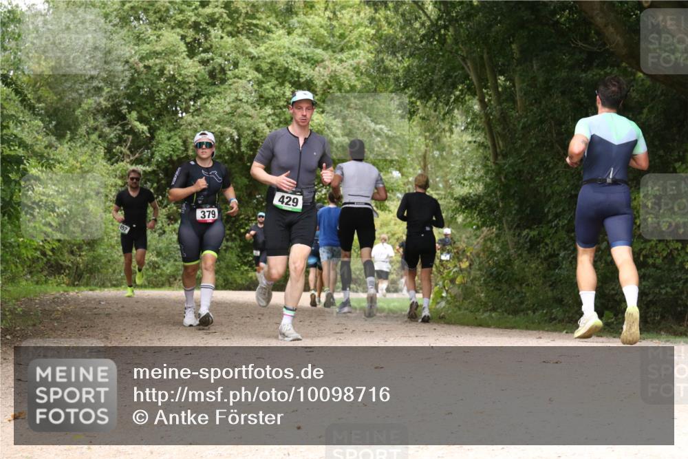 30.08.2026 - Elbe Triathlon Hamburg Antke Förster http://msf.ph/oto/10098716 30.08.2026 10:49:43 Laufen 429, 379 meine-sportfotos.de