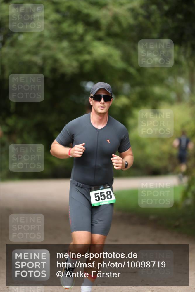 30.08.2026 - Elbe Triathlon Hamburg Antke Förster http://msf.ph/oto/10098719 30.08.2026 10:46:21 Laufen 558 meine-sportfotos.de
