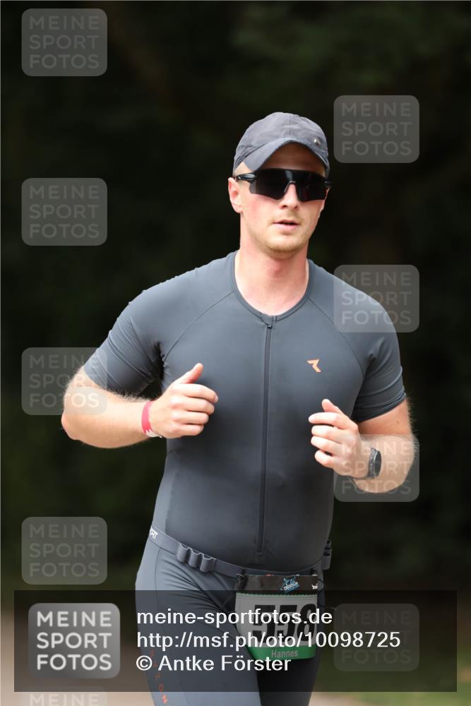 30.08.2026 - Elbe Triathlon Hamburg Antke Förster http://msf.ph/oto/10098725 30.08.2026 10:46:23 Laufen 558 meine-sportfotos.de