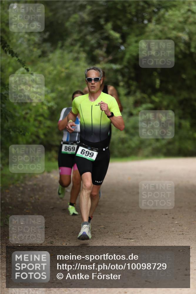 30.08.2026 - Elbe Triathlon Hamburg Antke Förster http://msf.ph/oto/10098729 30.08.2026 10:46:27 Laufen 869, 699 meine-sportfotos.de