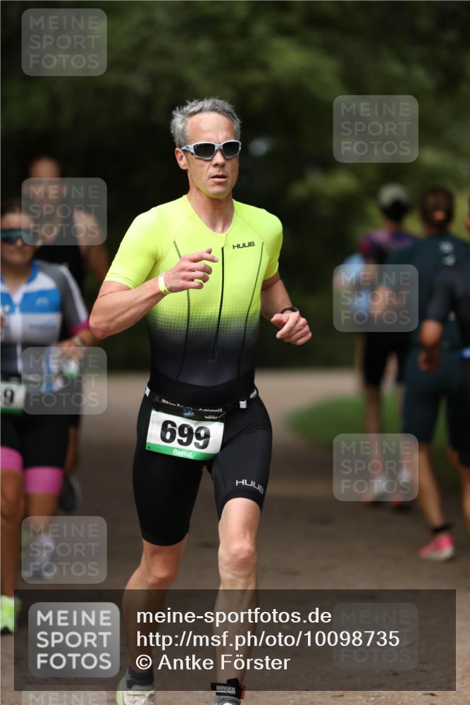 30.08.2026 - Elbe Triathlon Hamburg Antke Förster http://msf.ph/oto/10098735 30.08.2026 10:46:29 Laufen 9, 699 meine-sportfotos.de