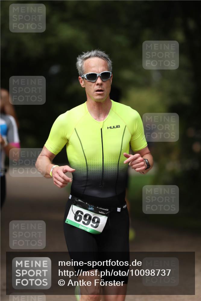 30.08.2026 - Elbe Triathlon Hamburg Antke Förster http://msf.ph/oto/10098737 30.08.2026 10:46:29 Laufen 699 meine-sportfotos.de