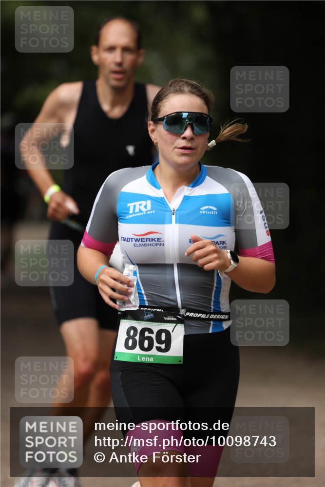 30.08.2026 - Elbe Triathlon Hamburg Antke Förster http://msf.ph/oto/10098743 30.08.2026 10:46:31 Laufen 869 meine-sportfotos.de