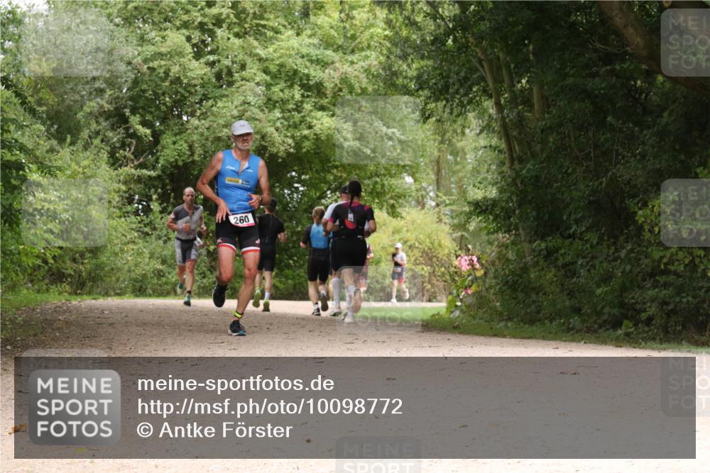 30.08.2026 - Elbe Triathlon Hamburg Antke Förster http://msf.ph/oto/10098772 30.08.2026 10:50:20 Laufen 260 meine-sportfotos.de